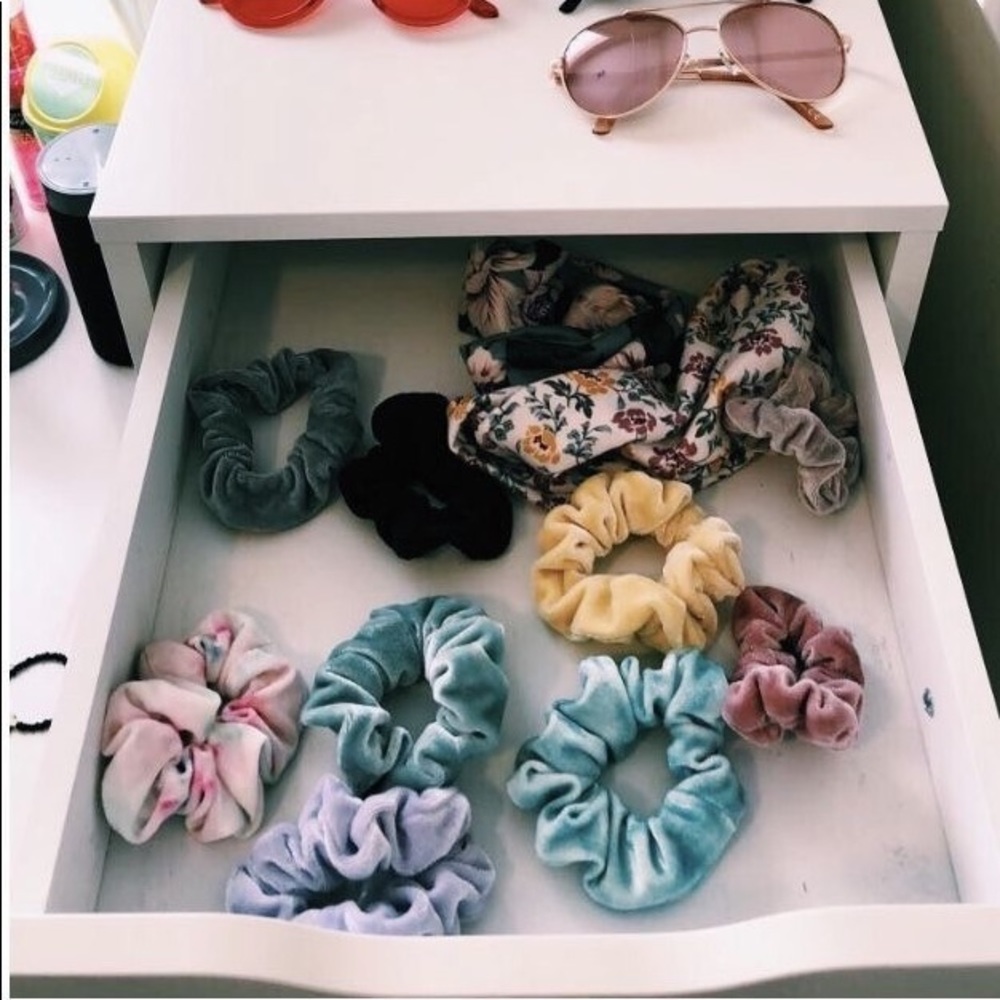 Spring Summer Mystery Box $50 SALE TODAY - Picture 5 of 7